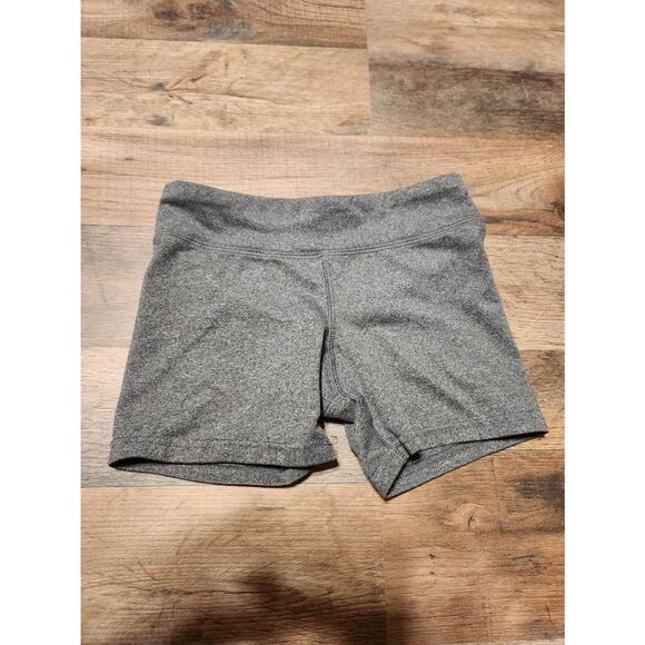 Girls grey shorts chpion medium 7-8 - Picture 2 of 5